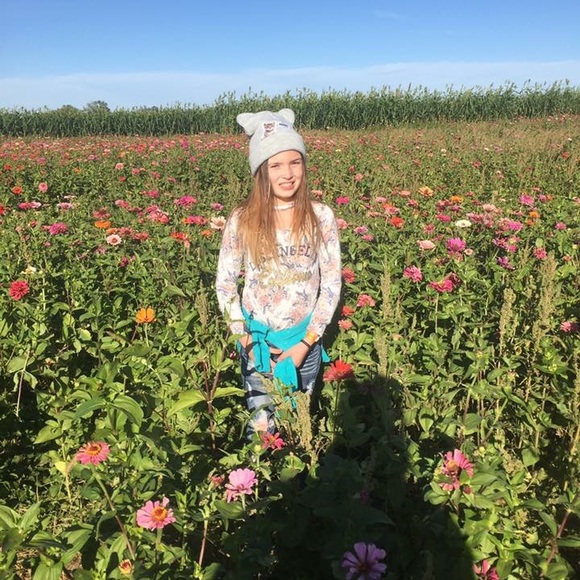 Meet your Posher, Adrienne - Picture 7 of 8